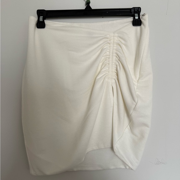 Tiger Mist Cream set never worn - Picture 2 of 5